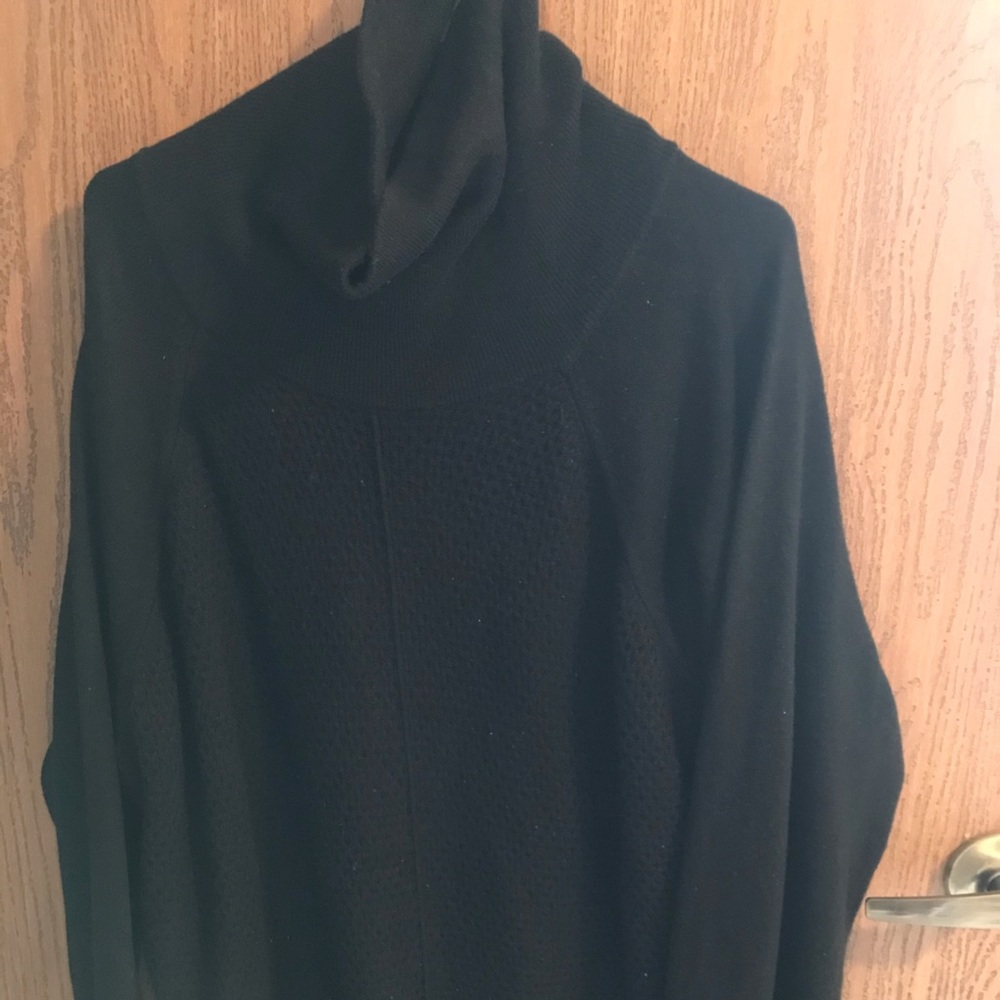 Women’s GAP sweater
